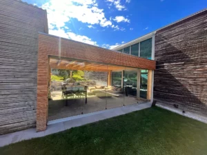 Fermeture vitrée coulissante sur mesure | Perrier Vitrerie