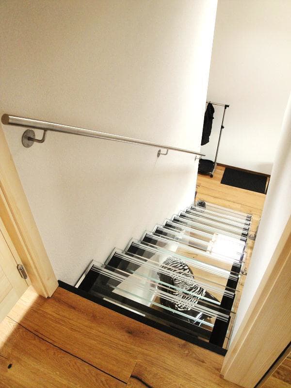 Marches d’escalier en verre sur mesure